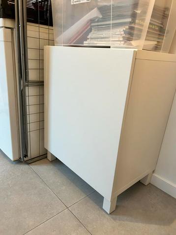 Besta Witte kast - 60x42x64 cm beschikbaar voor biedingen