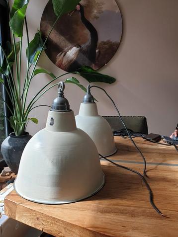 Hanglampen brocante industriële  beschikbaar voor biedingen