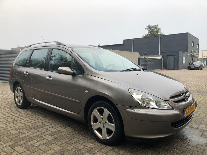 Peugeot 307 2.0 16V SW AUT 2003 Grijs, Auto's, Peugeot, Bedrijf, Achteruitrijcamera, Airbags, Airconditioning, Bluetooth, Bochtverlichting