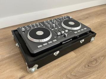 Numark Mixtrack Pro DJ set met flightcase beschikbaar voor biedingen