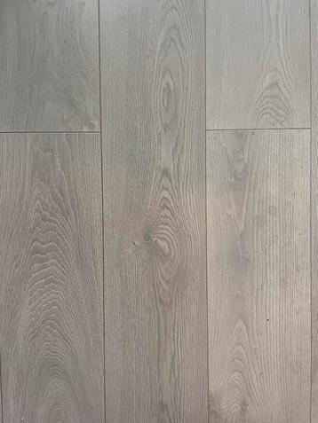 laminaatvloer, oak grey+ Ondervloer  +/- 75m2 beschikbaar voor biedingen