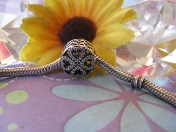 Pandora bedel 791808CZ = petals of LOVE + zirkoniaas HELDER beschikbaar voor biedingen