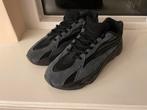Adidas Yeezy Boost 700 V2 - Maat 43 1/3 - Zo goed als nieuw, Kleding | Heren, Ophalen of Verzenden, Zo goed als nieuw