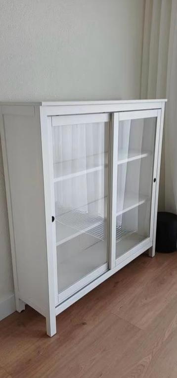 Ikea hemnes vitrinekast  beschikbaar voor biedingen