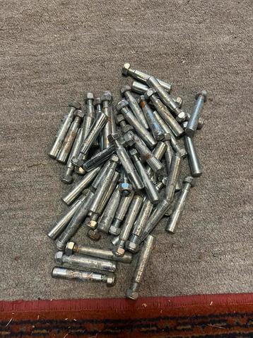 52x Prolyte CCS6 pen met borgmoer beschikbaar voor biedingen