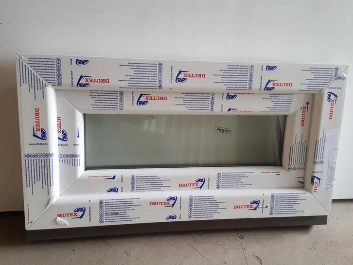 Kunststof kiep kozijn 70 x 32 cm wit RAL 9016, Doe-het-zelf en Verbouw, Kozijnen en Schuifpuien, Nieuw, Raamkozijn, Kunststof