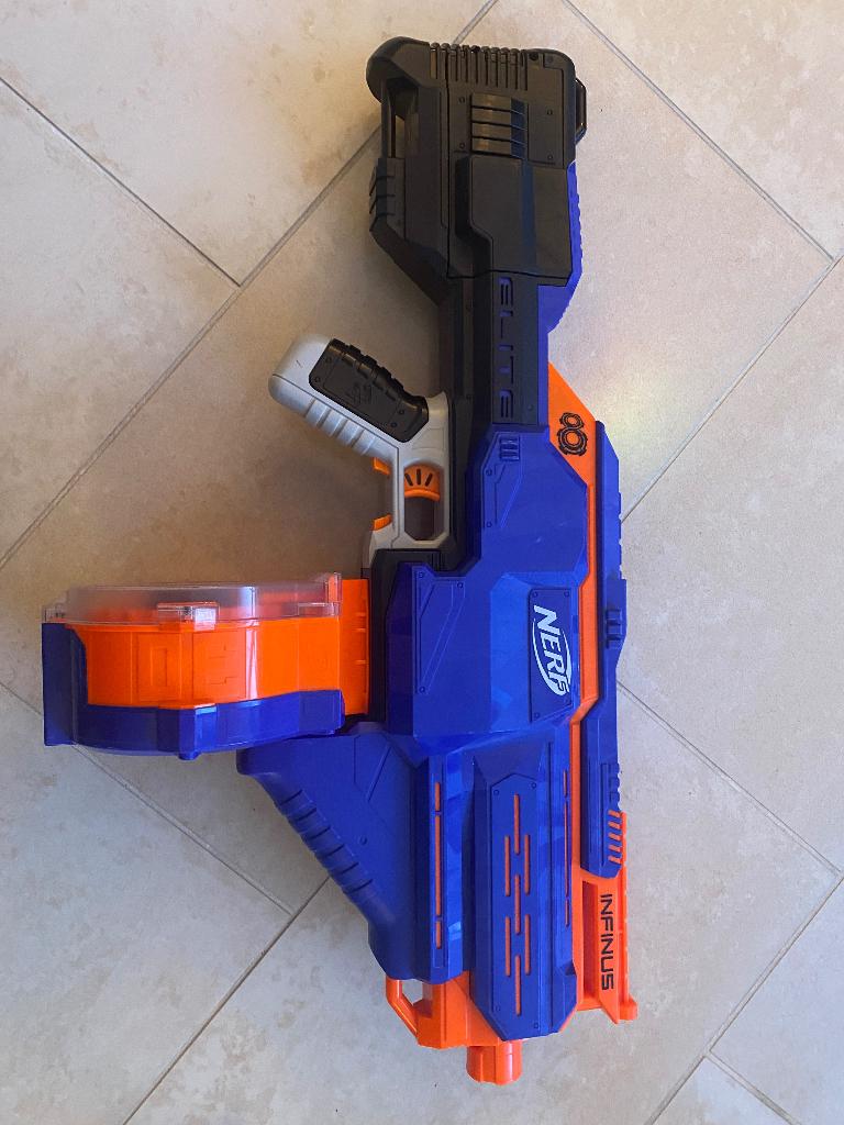 Nerf vol automatische blaster "Infinus", Kinderen en Baby's, Speelgoed | Buiten | Actiespeelgoed, Ophalen of Verzenden, Zo goed als nieuw
