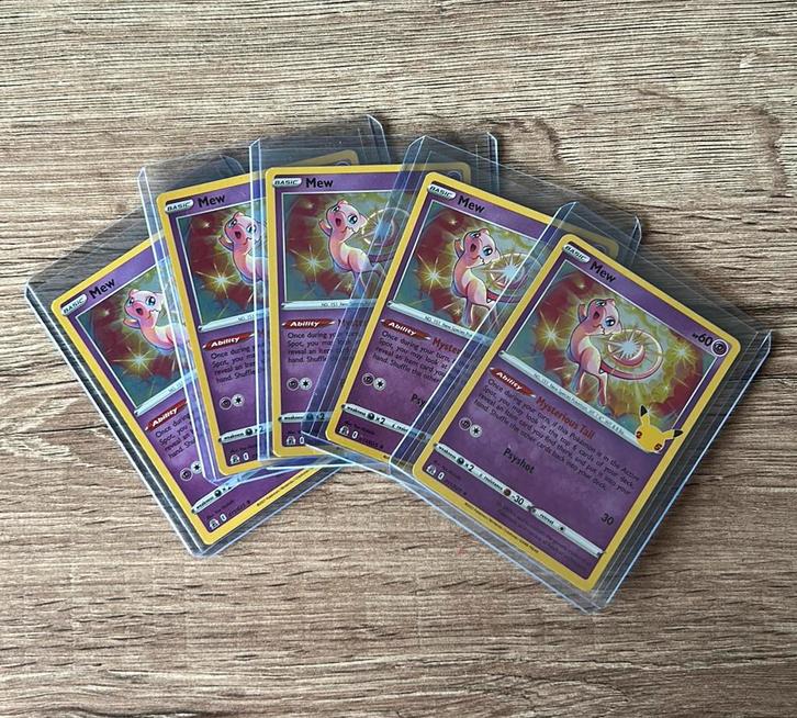 Mew 011 Celebrations - 5 stuks, Hobby en Vrije tijd, Verzamelkaartspellen | Pokémon, Zo goed als nieuw, Meerdere kaarten, Ophalen of Verzenden