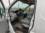 Renault Trafic 2.0dCi T27 L1H1 *Koppeling defect* Airco Appl, Auto's, Voorwielaandrijving, Stof, Zwart, 4 cilinders