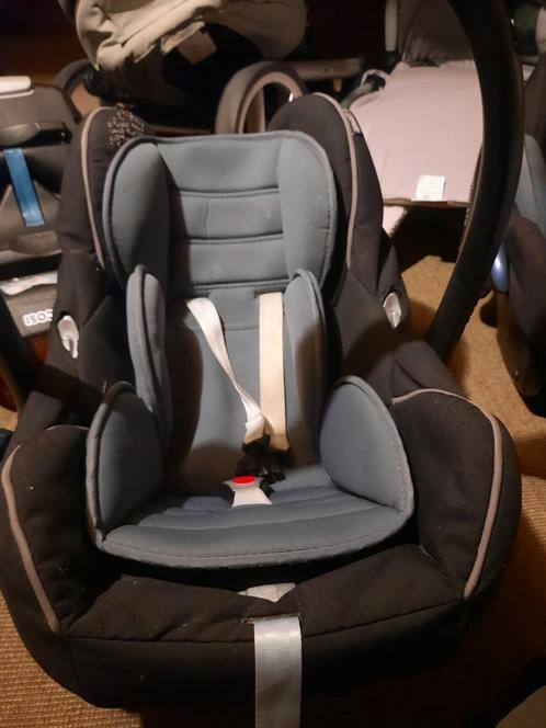 2 zit verkleiners, Kinderen en Baby's, Autostoeltjes, Zo goed als nieuw, Maxi-Cosi, Isofix, Ophalen of Verzenden
