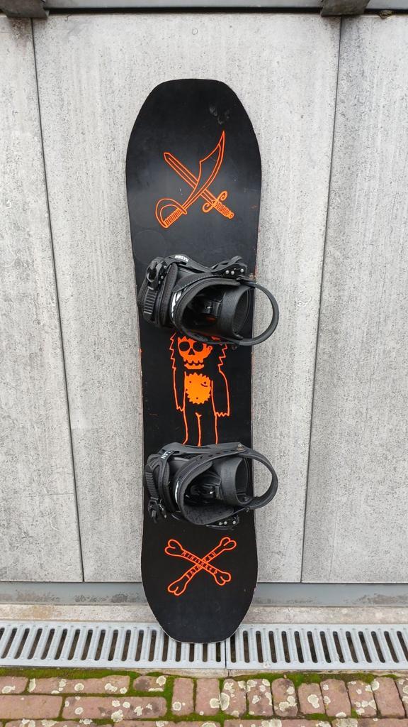 Bataleon mini shred 110 cm snowboard met bindingen, Sport en Fitness, Snowboarden, Zo goed als nieuw, Board, Ophalen of Verzenden