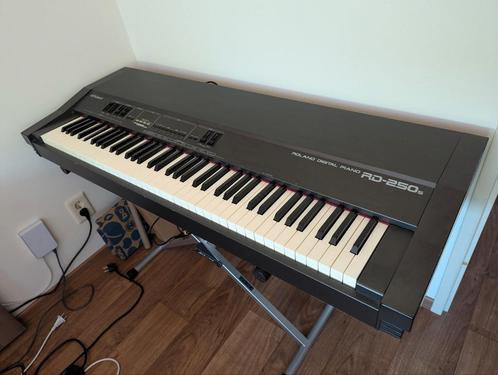 Roland RD-250s stage piano, Muziek en Instrumenten, Piano's, Gebruikt, Zwart, Digitaal, Ophalen