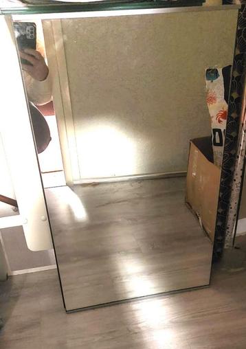 Badkamer kastje met spiegel 65x40x20 beschikbaar voor biedingen