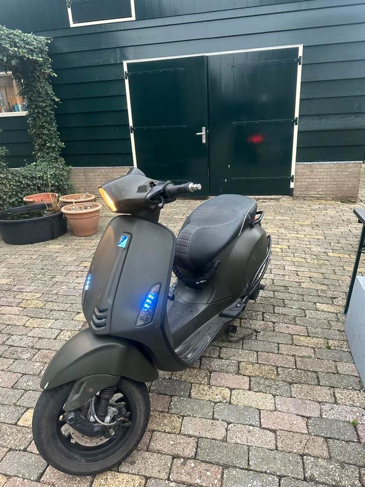 Vespa Sprint Mat Groen, Fietsen en Brommers, Brommers | Vespa, Gebruikt, Overige modellen, Maximaal 45 km/u, Ophalen