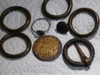 Mooie middeleeuwse bodemvondsten met kleine zilveren ring., Antiek en Kunst, Antiek | Goud en Zilver, Verzenden, Zilver