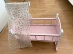 Poppenledikant - van hout - wit - roze - wieg, Kinderen en Baby's, Speelgoed | Poppen, Ophalen of Verzenden, Zo goed als nieuw