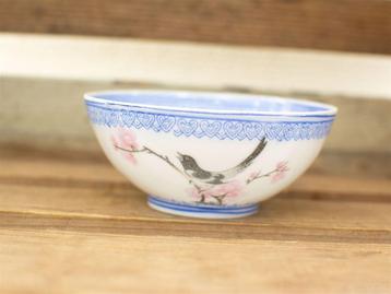 Chinees schaaltje in een kartonnen doosje eierporselein 3658 beschikbaar voor biedingen