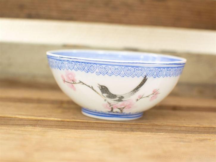 Chinees schaaltje in een kartonnen doosje eierporselein 3658, Huis en Inrichting, Keuken | Servies, Gebruikt, Schaal of Schalen