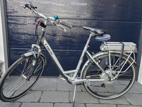TREK damesfiets Trekking 1300, Fietsen en Brommers, Fietsen | Dames | Damesfietsen, Zo goed als nieuw, Giant, (Extra) lage instap