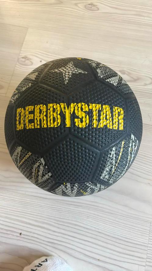 Derbystar Street Ball– Zwart/geel – Straatvoetbal, Sport en Fitness, Voetbal, Zo goed als nieuw, Bal, Maat L, Ophalen