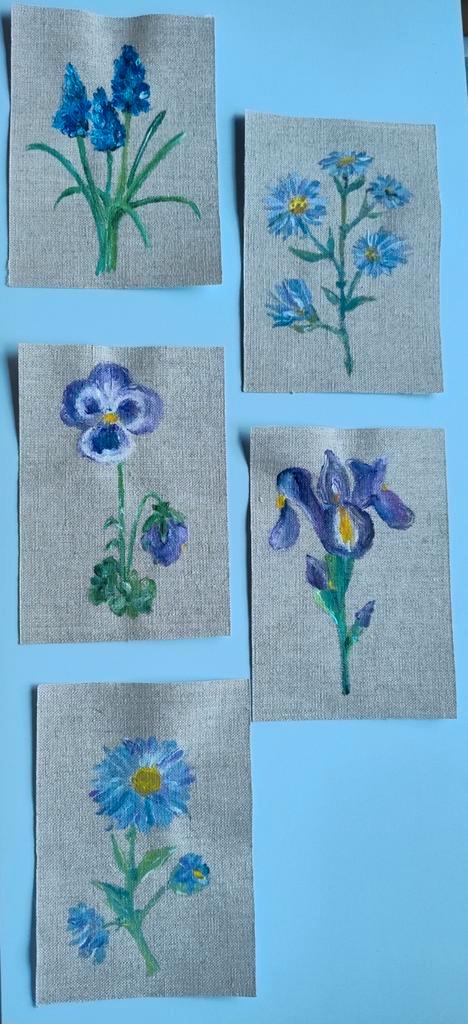 Blauw / paarse bloemen ~ kleintje kunst ~ linnen ~ atelier, Huis en Inrichting, Woonaccessoires | Schilderijen, Tekeningen en Foto's