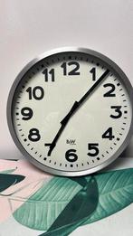 Ronde klok B&W by NeXtime, Ophalen of Verzenden, Zo goed als nieuw, Digitaal, Wandklok