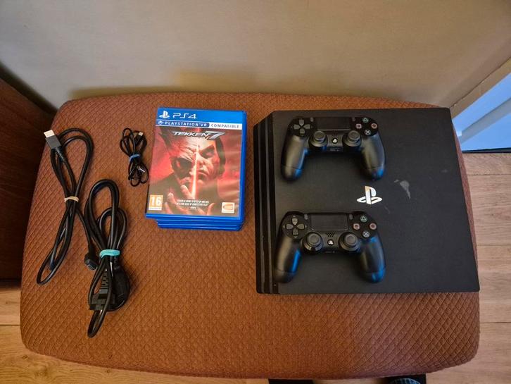 Playstation 4 Pro + 2 controllers + 7 games, Spelcomputers en Games, Spelcomputers | Sony PlayStation 4, Gebruikt, Pro, Met 2 controllers