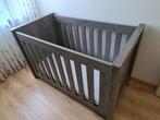 Ledikant met matras  en commode met bladvergroter en schapje, Ophalen, Gebruikt, Jongetje of Meisje