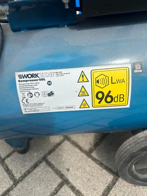 Workzone Compressor 50L - 2,2kW - 8 bar, Doe-het-zelf en Verbouw, Compressors, Gebruikt, 6 tot 10 bar, 25 tot 100 liter, Minder dan 200 liter/min