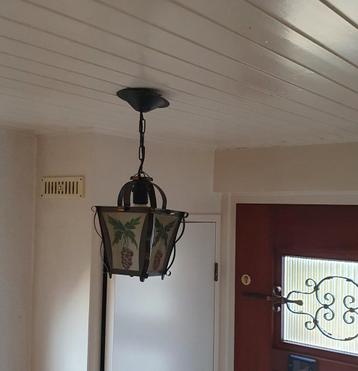 Antieke Hanglamp met Handgeschilderde Ruitjes beschikbaar voor biedingen