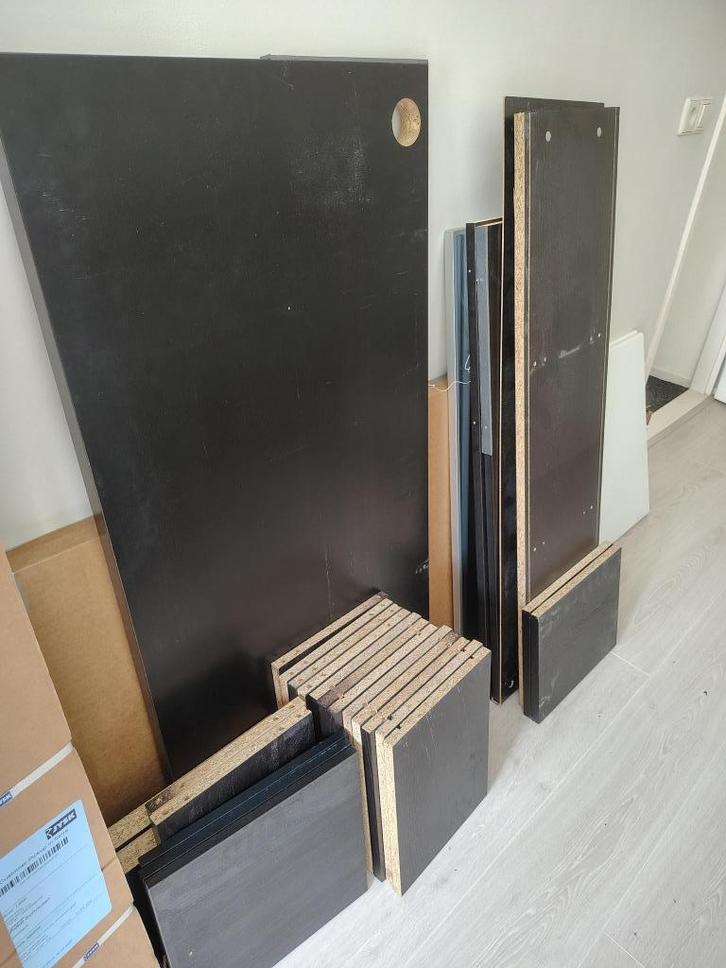 Ikea zwarte planken assorti en zwartglazen paneel Billy, Huis en Inrichting, Kasten | Kledingkasten, Gebruikt, Minder dan 100 cm