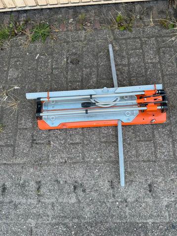 Rubi tegelsnijder beschikbaar voor biedingen