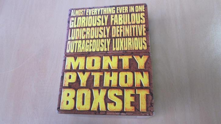 Monty Python Boxset 15 DVD, Cd's en Dvd's, Dvd's | Tv en Series, Zo goed als nieuw, Komedie, Boxset, Vanaf 12 jaar, Ophalen of Verzenden