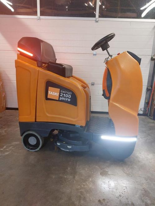 Taski swingo 2100 micro opzitschrobmachine, Doe-het-zelf en Verbouw, Reinigingsmachines, Gebruikt, Schrobmachine, Ophalen of Verzenden