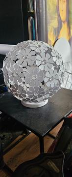 Bloemen lamp wit, geeft mooie verlichting, Ophalen of Verzenden, Zo goed als nieuw, Metaal, Minder dan 50 cm