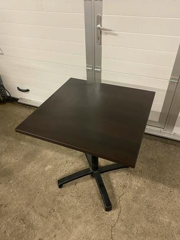 4 stuks horeca restaurant tafels bruin inklapbaar indoor beschikbaar voor biedingen