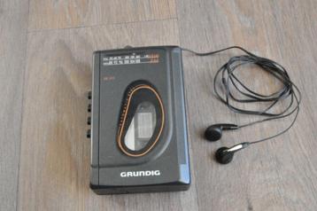 Grundig walkman met radio beschikbaar voor biedingen