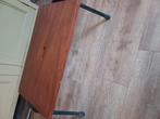 Gratis leuk retro bijzettafeltje, Huis en Inrichting, Tafels | Bijzettafels, Ophalen, Zo goed als nieuw, Rond, Minder dan 55 cm