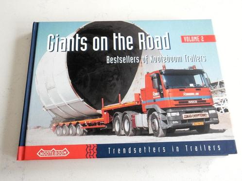 Boek: Giants on the road van Nooteboom trailers volume 2, Boeken, Vervoer en Transport, Zo goed als nieuw, Vrachtwagen, Ophalen of Verzenden