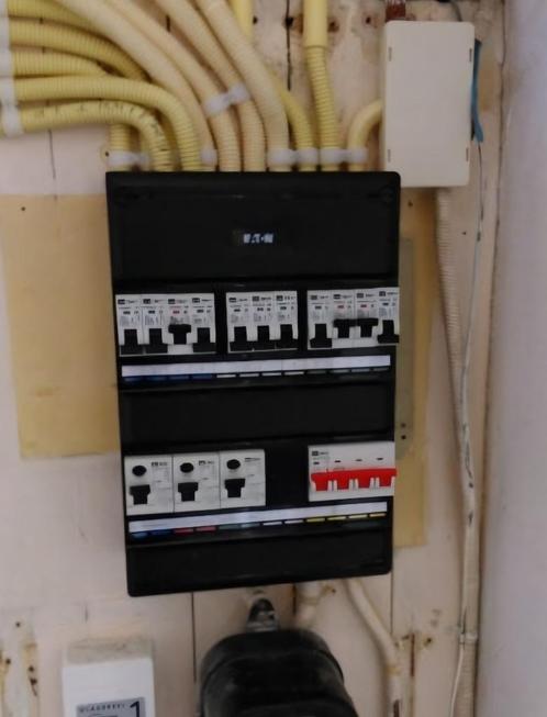 Elektromonteur, Diensten en Vakmensen, Elektriciens