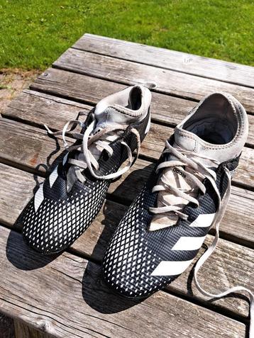 adidas preditor maat 44 beschikbaar voor biedingen