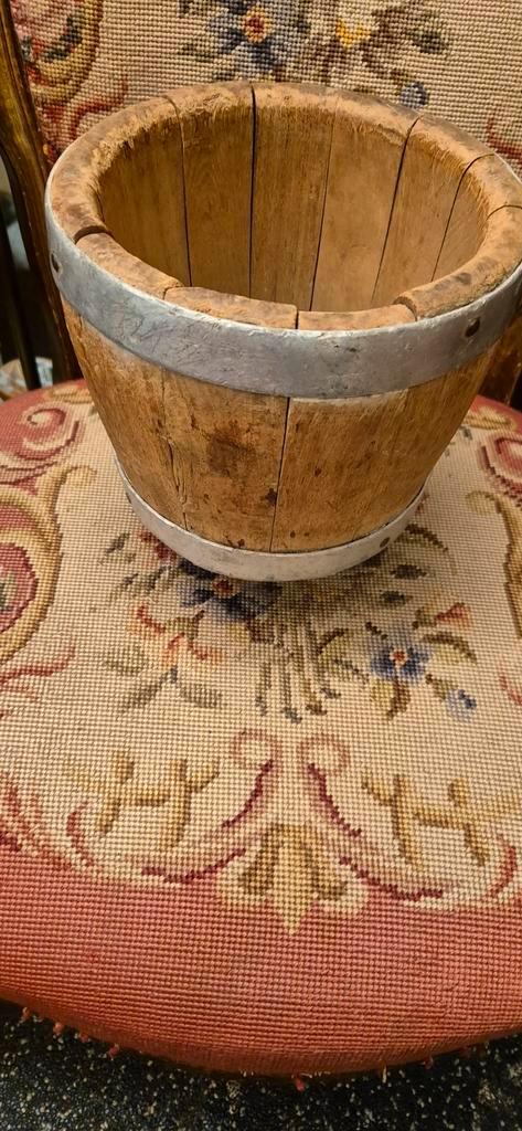 Oude houten pot met metalen banden, Antiek en Kunst, Curiosa en Brocante, Ophalen of Verzenden