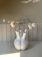 Tulpenvaas met droogbloemen - beige, Overige kleuren, Aardewerk of Porselein, Ophalen of Verzenden, Zo goed als nieuw