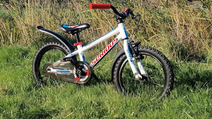 16 inch Mountainbike 'Serious Superhero', Fietsen en Brommers, Fietsen | Jongens, Gebruikt, 16 inch, Handrem, Ophalen