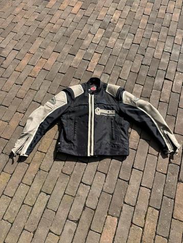 Motorjas man vrouw. beschikbaar voor biedingen