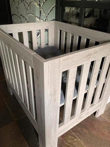 TWF Box Grijs Met Koeka Boxkleed beschikbaar voor biedingen