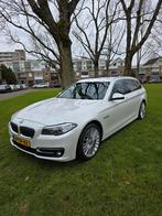 BMW 5-Serie 520I 135KW Touring 2014 Wit met extra ✅️NAP ✅APK, 101 €/maand, Zwart, 4 cilinders, 2000 kg