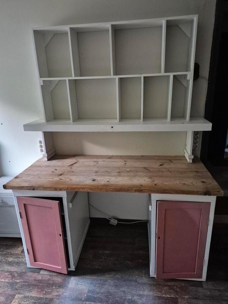 Oud eiken bureau met steigerplanken en opzetkast wit, Huis en Inrichting, Bureaus, Gebruikt, Bureau, Ophalen