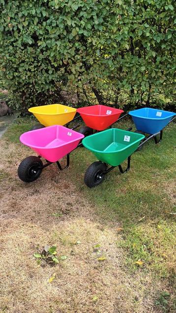 Nieuwe Kinderkruiwagens in diverse kleuren beschikbaar voor biedingen