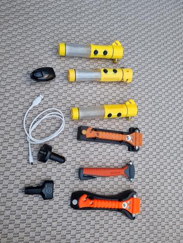 Diverse, o.a. lifehammer, fm transmitter,gevarendriehoek  beschikbaar voor biedingen